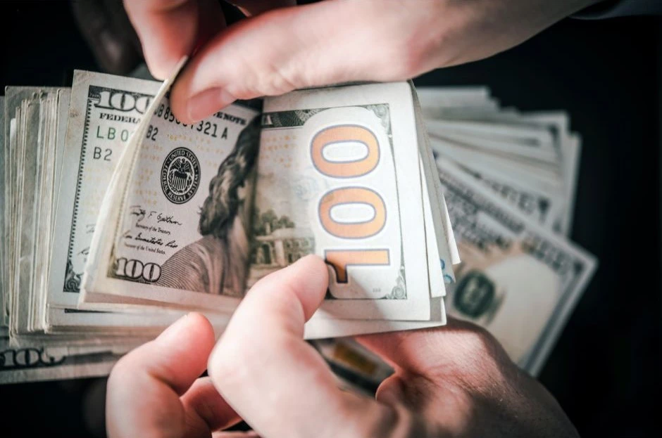 earnings money counting